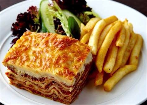 Hotel Bargo   Brad?s homemade lasagna with chips and  