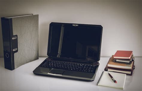 Computer Table with Top Rack 的图像结果