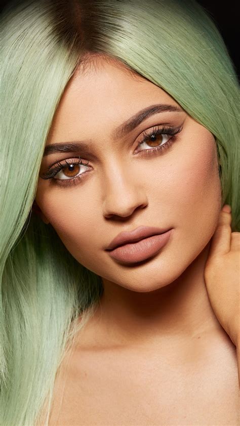Kylie Jenner Lip Kit 4K Wallpapers | HD Wallpapers | ID #21194