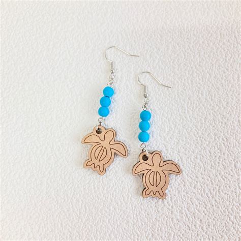 【Honu】ピアス | sanzcraft｜サンズクラフト シルク印刷・レーザー彫刻