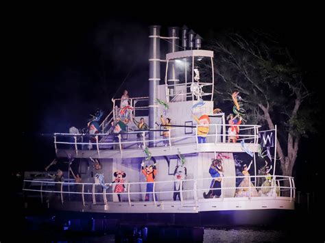 Characters You Can Expect To See In Disney Hollywood Studios Fantasmic ...