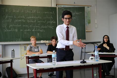 Debate Team Example 的图像结果