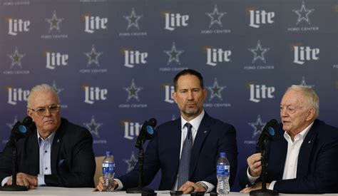 Dallas Cowboys Coach Trying New Approach to Rally Team - Newsweek