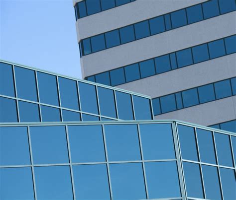 贵阳玻璃厂家：玻璃钢化的结构与填料加入的比例 - 贵阳华森建材有限公司