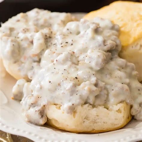 Sausage Gravy Recipe - Happy Muncher