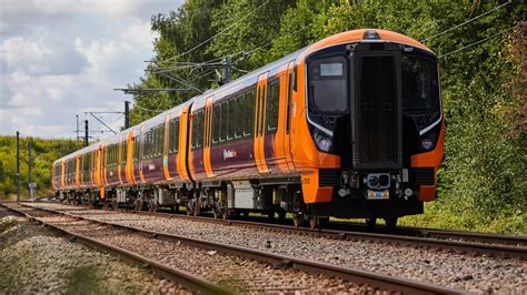 Großbritannien: West Midlands Railway stellt neue Zugflotte in Dienst – Bahnblogstelle