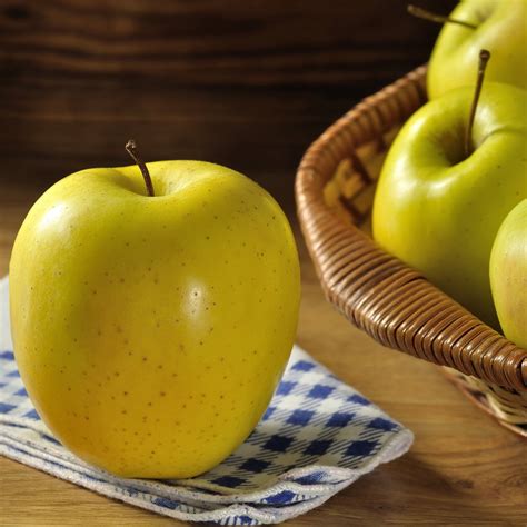Golden Delicious Apples