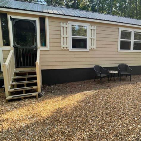 Spacious Tiny Cabin On Trailer Exudes The Old World Charm - Tiny Houses