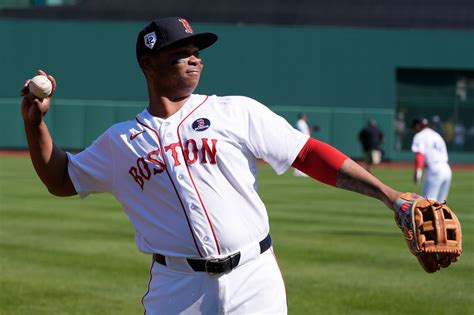 Rafael Devers (knee) out of Red Sox lineup again but club has ruled out ...