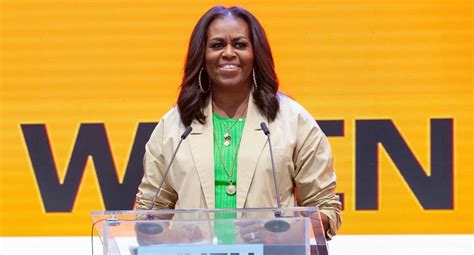 emily-burback - Latest News, Photos, Videos - Harpers Bazaar Search ...