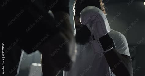 People Boxing 的图像结果