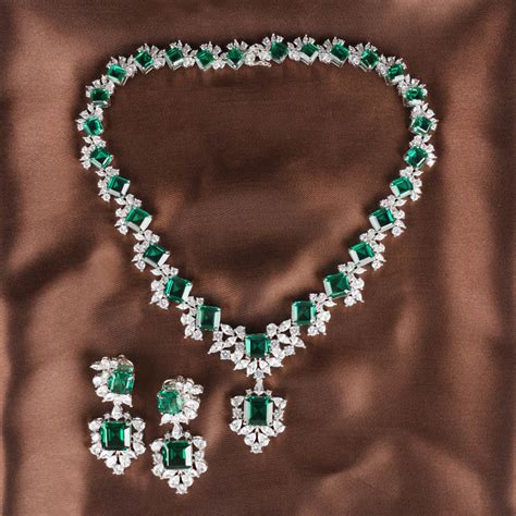 The Sheesh Vanya Diamond Necklace Set – Anaqa Jewels