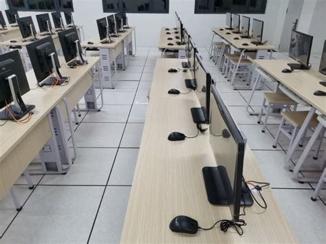 信息服务中心积极开展计算机教室准备工作|西南大学官渡实验学校【官网】
