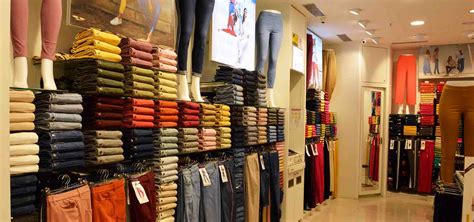 Go Colors - Acropolis Mall