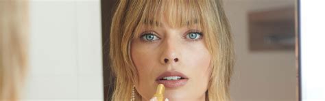 Download wallpaper actress, lipstick, cosmetics, Margot Robbie, Margot ...