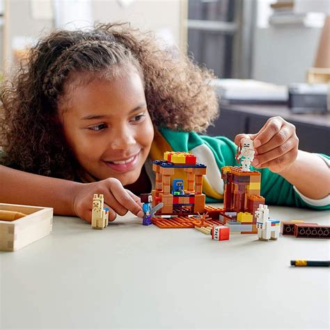 LEGO Minecraft Trading Post Playset with Steve and India | Ubuy