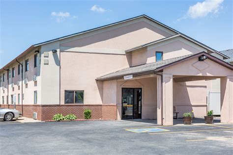 Super 8 by Wyndham Osceola IA | Osceola, IA Hotels