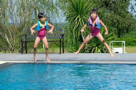 Swim Kids 的图像结果