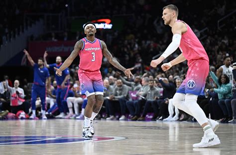 Winners and Losers from Boston Celtics' 3-Team Kristaps Porziņģis Trade