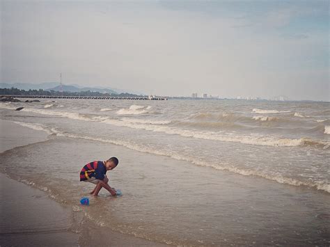 海南三亚迎冬季旅游旺季 游客扎堆海滩晒日光浴_新浪图片