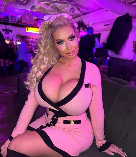 Maddison Fox - Age, Height, Net Worth, Boyfriend, Bio, Wiki, Facts