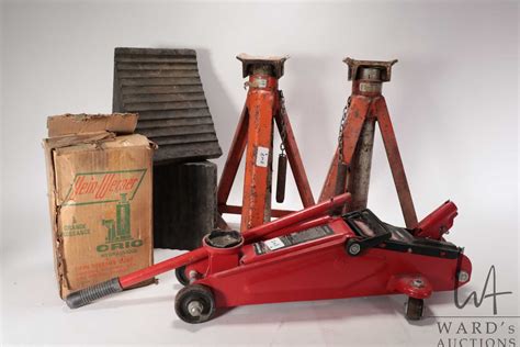 Mastercraft two ton floor jack, two 16" floor stands, a Hein Werner 3 ...