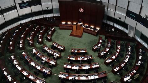 香港立法会大比例通过修规 议员行为不检点将“停赛”|决议案|香港立法会_新浪新闻