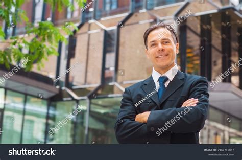 Business Man Standing 的图像结果