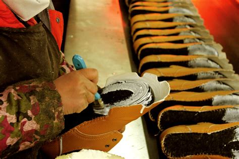 Compression Molding Process Shoe 的图像结果