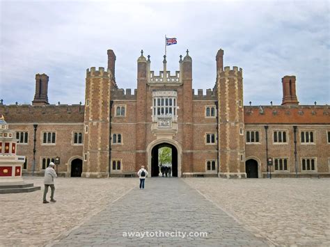 Local’s Guide: Best Day Trips from London by Train in 2026