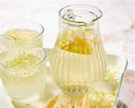 Homemade elderflower syrup recipe - Simone's Kitchen