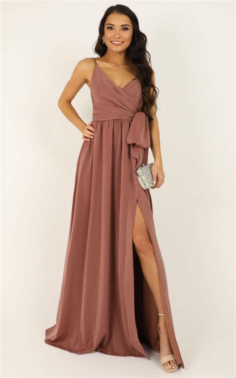 what color nails with dusty rose dress