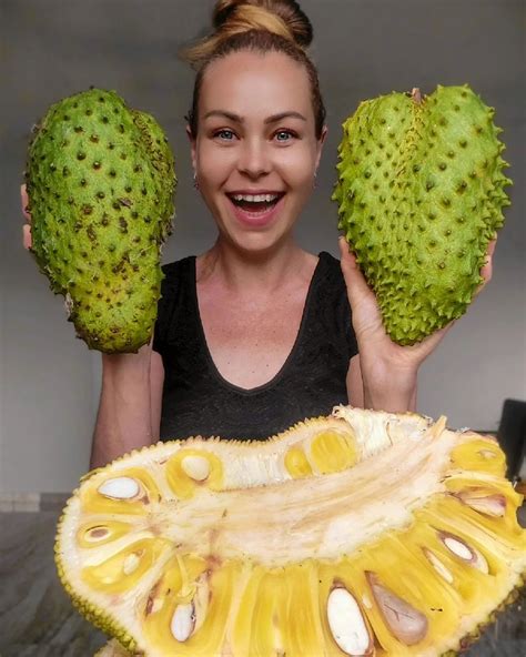 Influencer who ate raw vegan food for 4 years dead. Here's how raw food ...