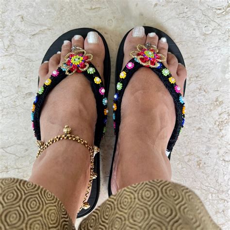 Black Flip Flops - Daisy – NandniStudio