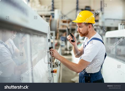 Factory Worker 的图像结果