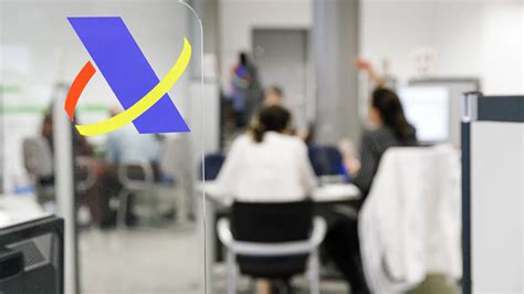 A qué trabajadores devolverá la Agencia Tributaria entre 400 y 900 ...