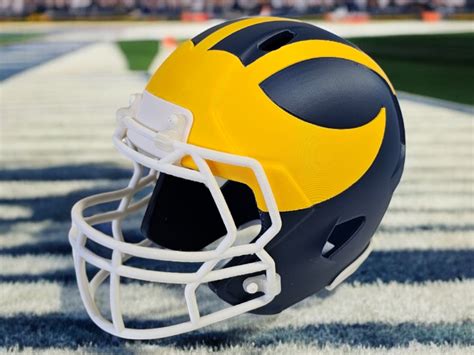 Michigan Wolverines Football Helmet by animuL67 MakerWorld: Download ...