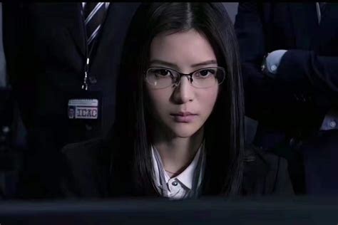 夏嫣亮相香港首映礼，《反贪风暴3》劲烈来袭 - 360娱乐，你开心就好