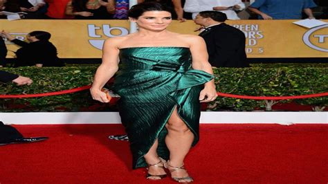 Sandra Bullock to star in Tupperware Unsealed biopic by Sony Pictures ...