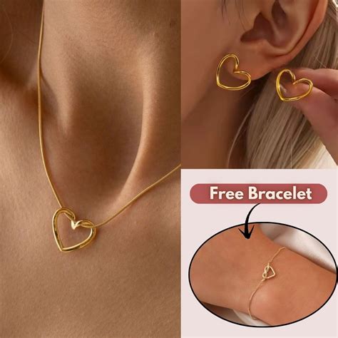 Necklace And Earring Combo + Free Bracelet – Zivi Fashion