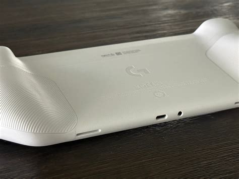 Logitech G Cloud Gaming Handheld Review