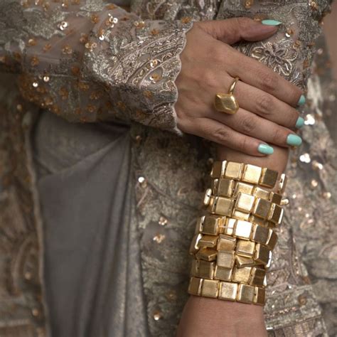 Angrez – The Bling Girll