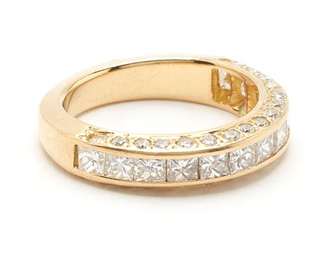 Lot 227: 18K Gold & Diamond Ring | Case Auctions