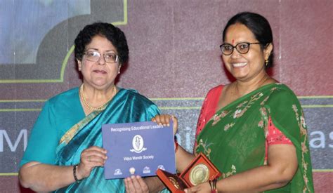 Felicitation of Teachers 2022 | Sushila Birla Girls’ School