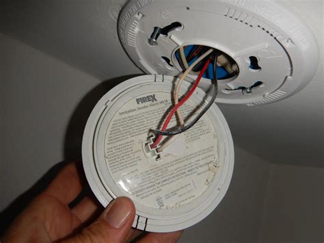 How To Remove Smoke Detector From The Ceiling | Storables