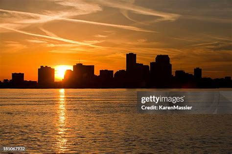 New Orleans Skyline Sunset Photos and Premium High Res Pictures - Getty ...