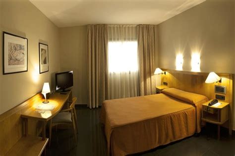 Traveling to southern Spain - Review of Hotel Ruta de Europa, Vitoria ...