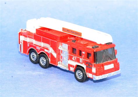 MB San Diego Fire Rescue 75' Aerial Ladder Truck - Loose Cars