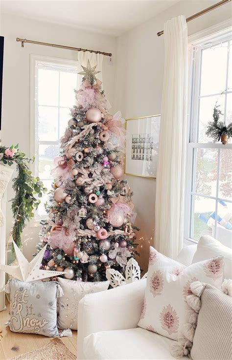 How to Decorate a Gorgeous Pink Christmas Tree - The Pink Dream | Pink ...