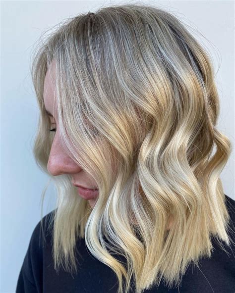 30 Trendiest Long Blunt Bob Haircuts for a Sleek New "Blunt Lob"